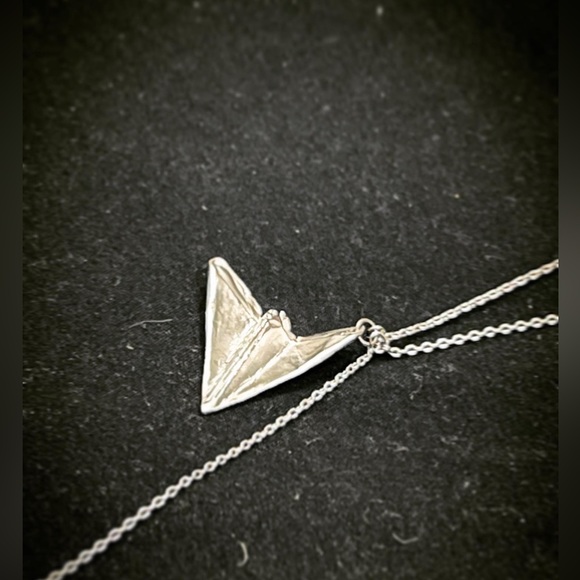 Beautiful Korean Origami Crystal Necklace - Picture 2 of 5